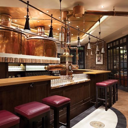 Hotel Indonesia Kempinski Jakarta Exterior photo The bar at the Old Ship Tavern