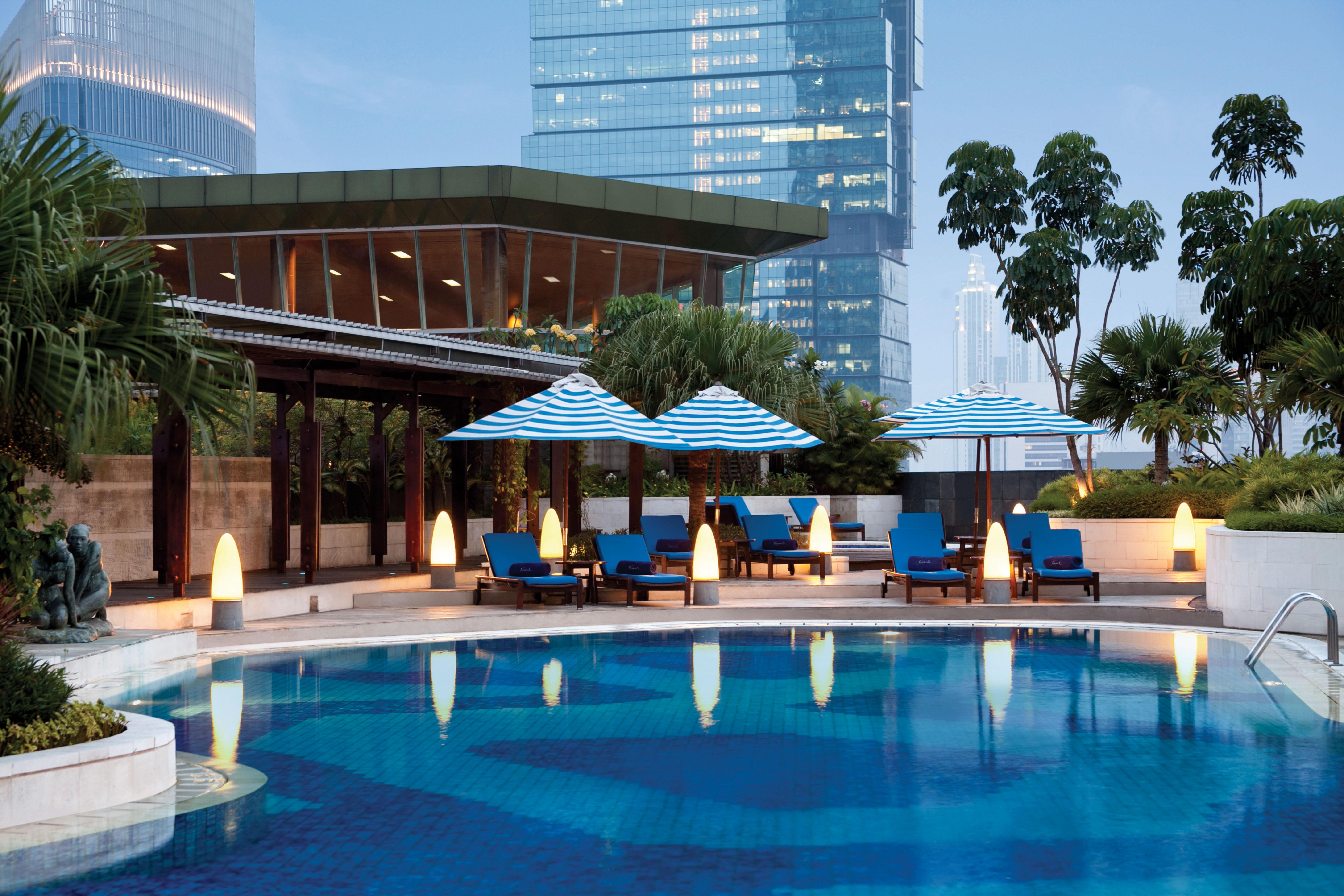 Hotel Indonesia Kempinski Jakarta Exterior photo The pool at the hotel