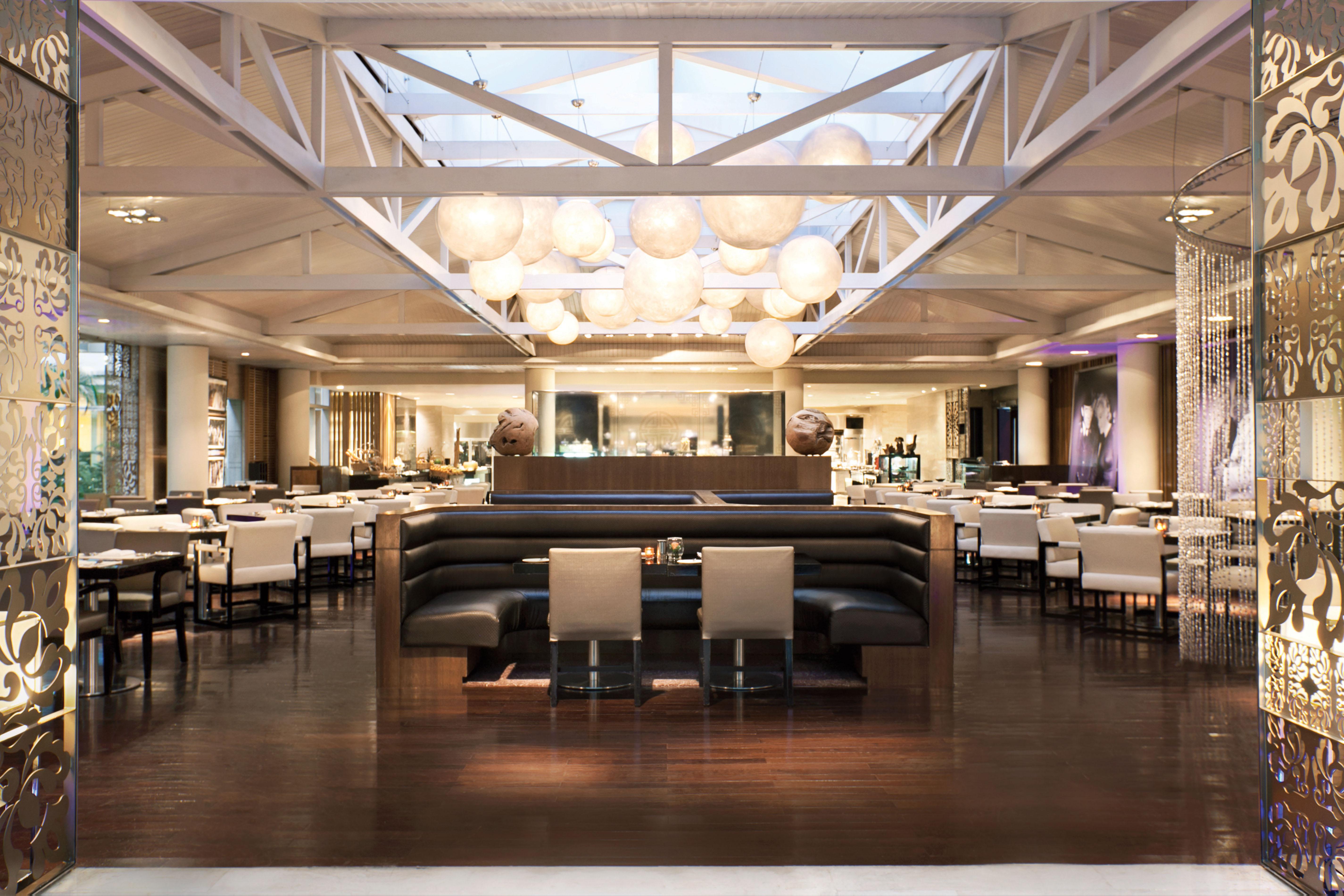 Hotel Indonesia Kempinski Jakarta Exterior photo The interior of the restaurant